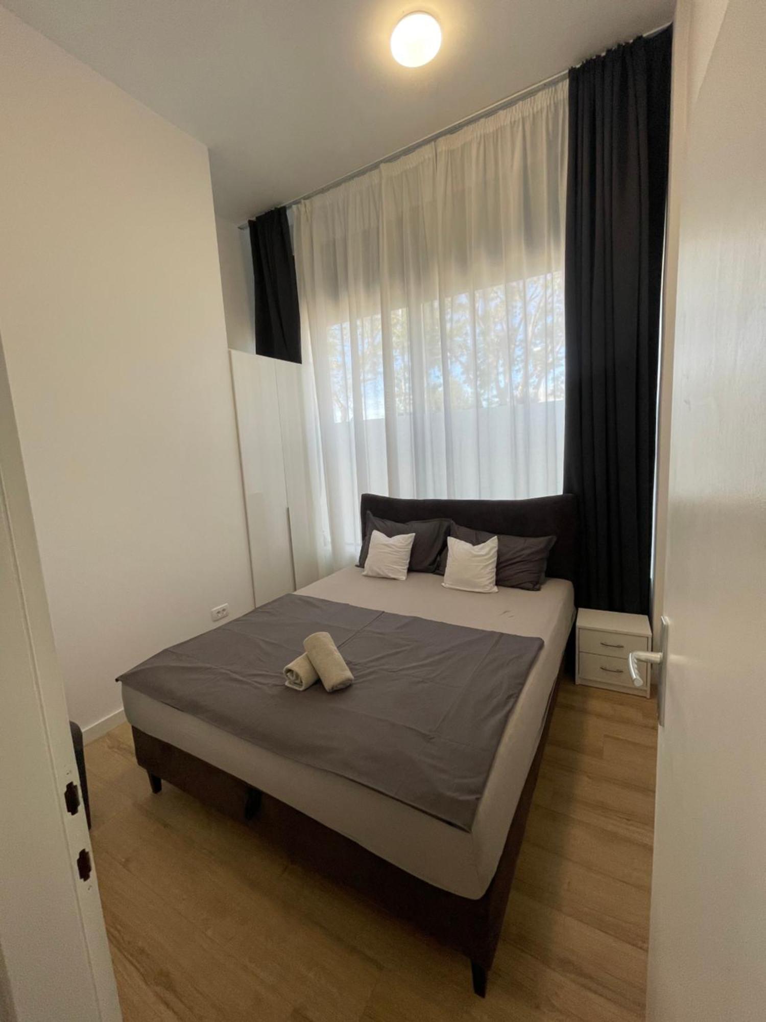 Appartement Two Bedroom N *