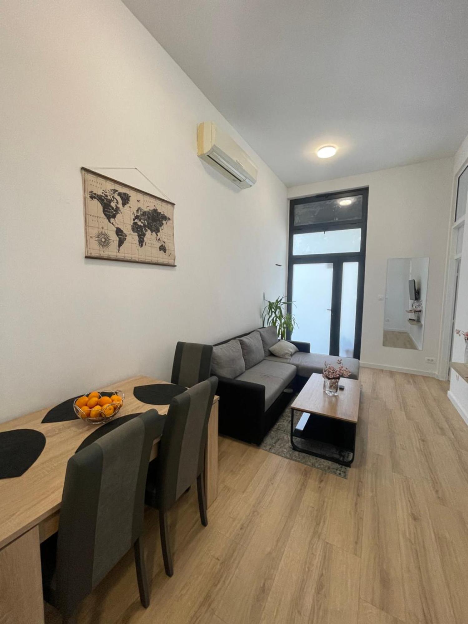 Appartement Two Bedroom N Split